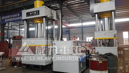 630噸鹽磚壓塊液壓機(一次兩塊)出口印尼