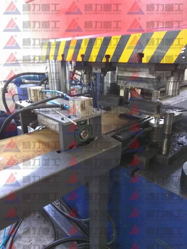 自動化生產線使用中