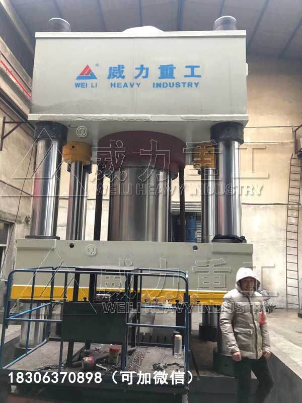 4000噸三梁四柱液壓機(jī)客戶車間裝配