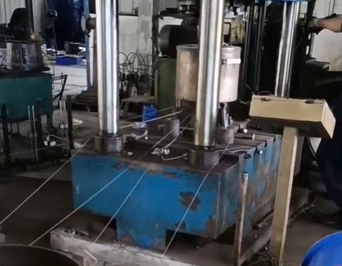 焊絲焊條擠壓過程